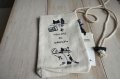 Emago. 刺繍入り スマホショルダー 01 ホワイト アニマル