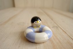 画像1: デコレ　ころりんまりん　うきわ箸置き　ぺんぎん