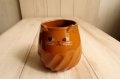 デコレ　ねこの湯呑み　茶