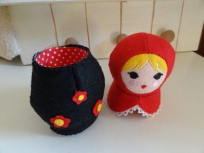 画像1: マトリョーシカフェルト小物入れ　レッド