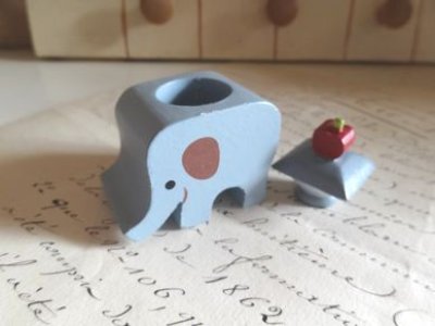 画像1: キンダーシュピール乳歯入れ　エレファント