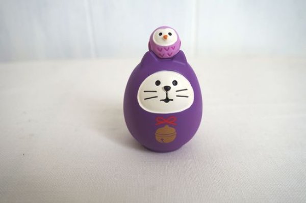 画像1: デコレ　コンコンブル　開運カラー猫だるま　紫 (1)