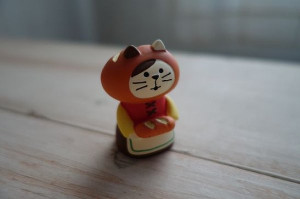 画像1: デコレ コンコンブル　ねこずきん　パン (1)