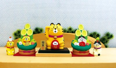 画像1: デコレ　コンコンブル　干支飾り　まねき猫門松　ハチワレ