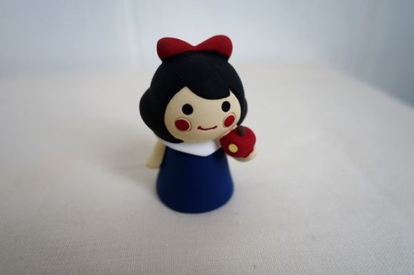 画像1: デコレ　オトギッコ　赤ずきんマスコット　白雪姫 リンゴ大好き (1)