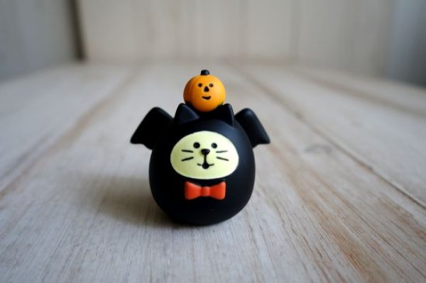 画像1: デコレ　コンコンブル　ハロウィン猫だるま　パーティーこうもり (1)