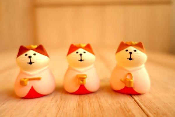 画像1: デコレ　コンコンブル　なごやか三にゃん官女 (1)