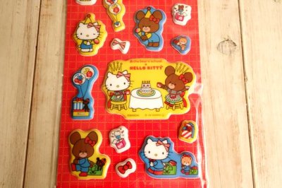画像2: ぷっくりシール　くまのがっこう×ハローキティ　レッド